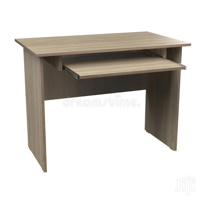 Reading table for sale in Kampala – 250,000/=