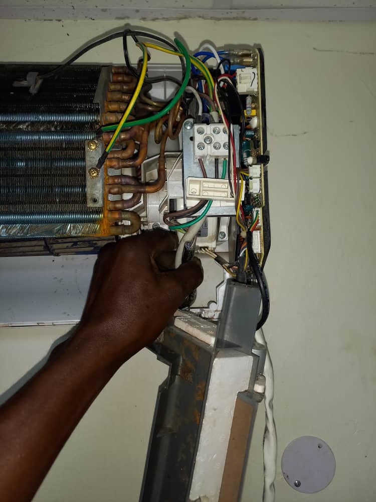 Space Air conditioner repair and installation 0755626857