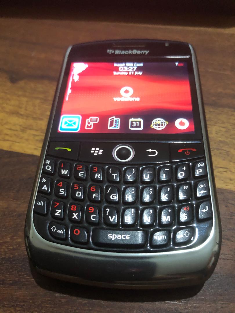 BlackBerry phone for sale – Curvy