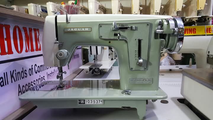 Jaguar ZigZag Sewing Machine