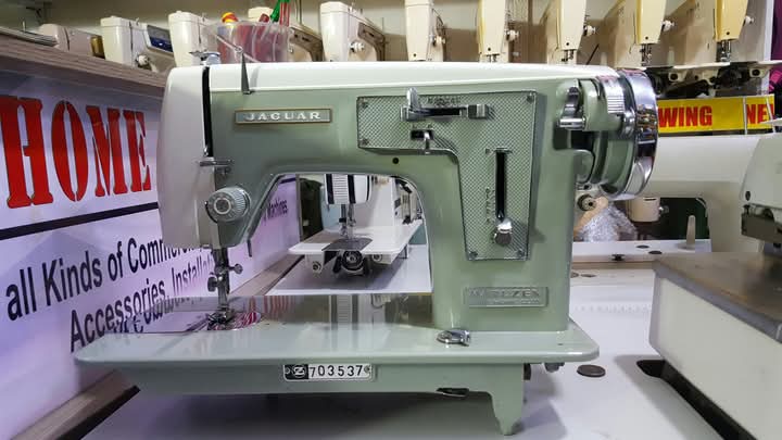 Jaguar ZigZag Sewing Machine