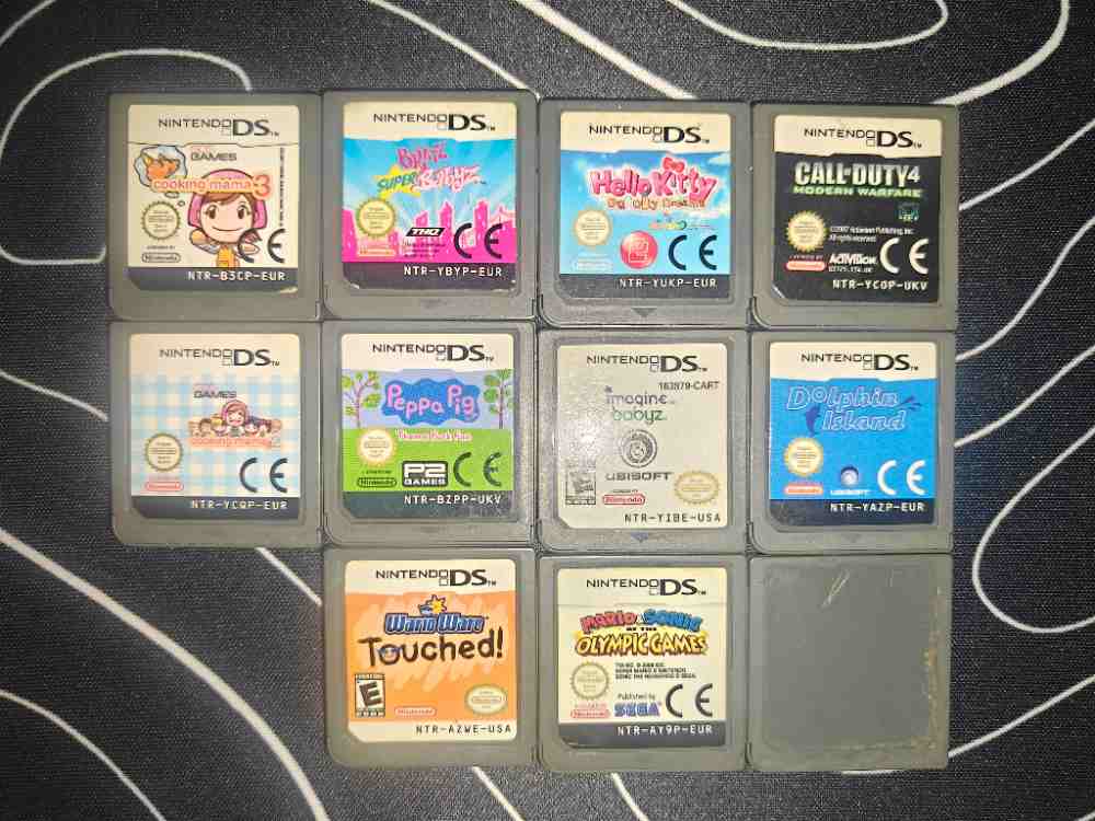 Nintendo DS (Grey) + 10 games