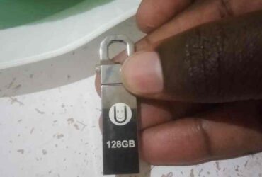 Private: 128gb storage metallic flash disk
