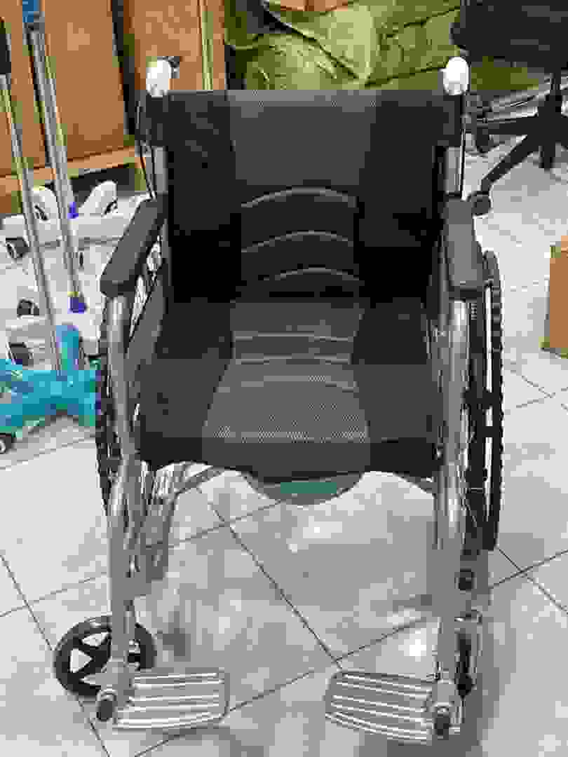 WHEELCHAIR (with potty)